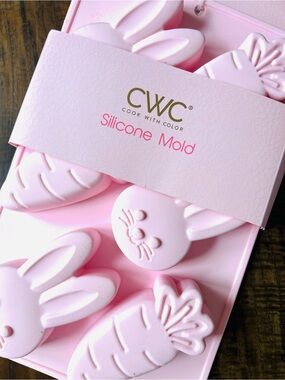 CWC Pink Silicone Bunny & Carrot Baking Mold